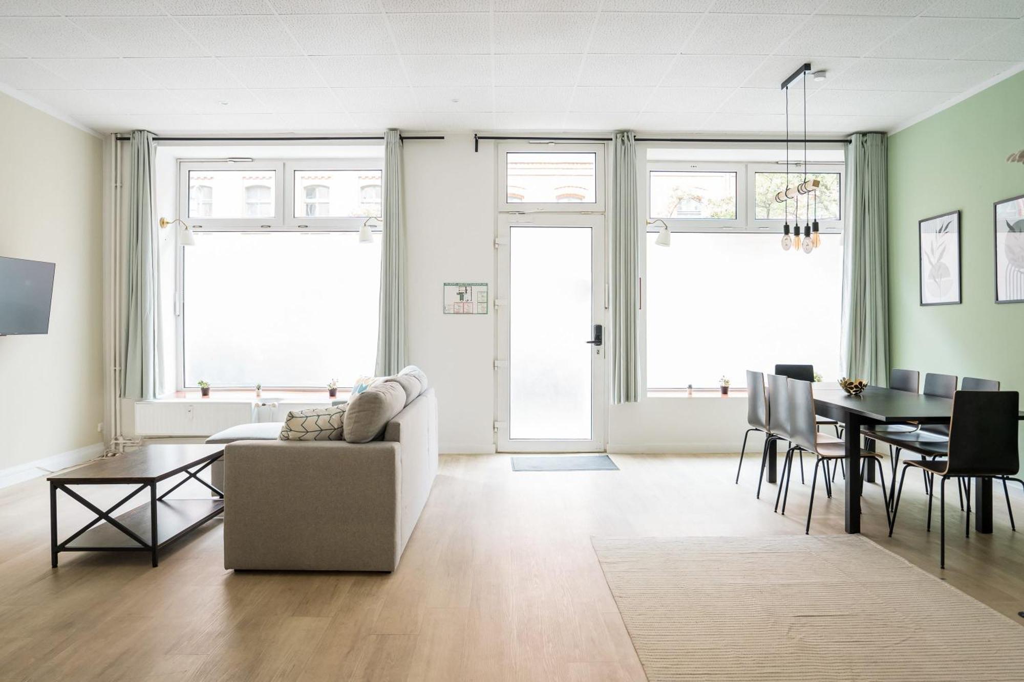 Spacious Family With 2 Bedrooms Berlijn